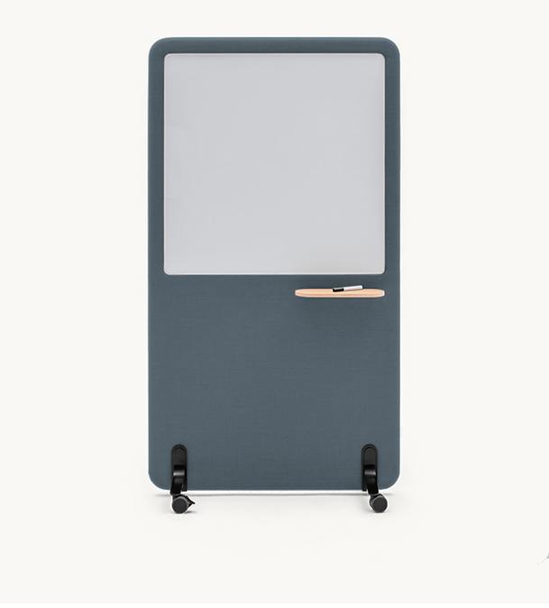 Mute Wall single acoustic screen with whiteboard to draw notes and diagrams
