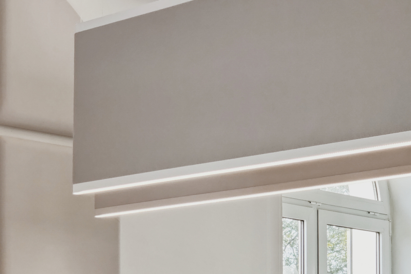 Mute Lighting Line in Office Interior