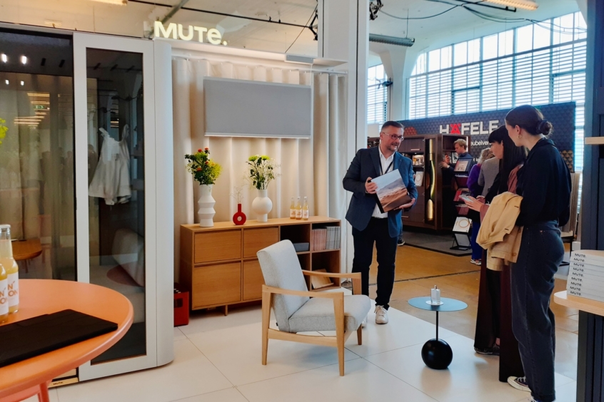 Mute Stand at 2022 fairs